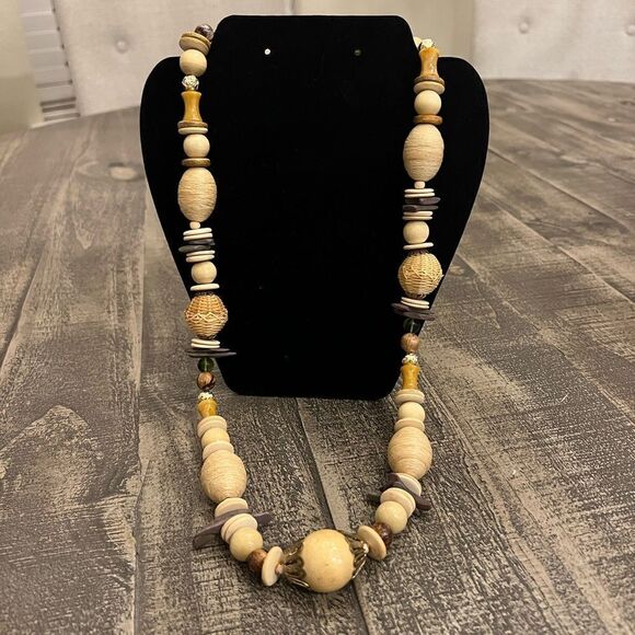 Set of 2 Wooden Beaded Statement Necklaces - Vintage - Picture 8 of 13